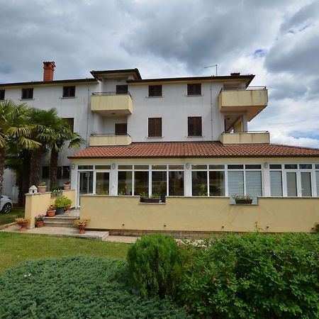 Zminj Apartments Екстериор снимка