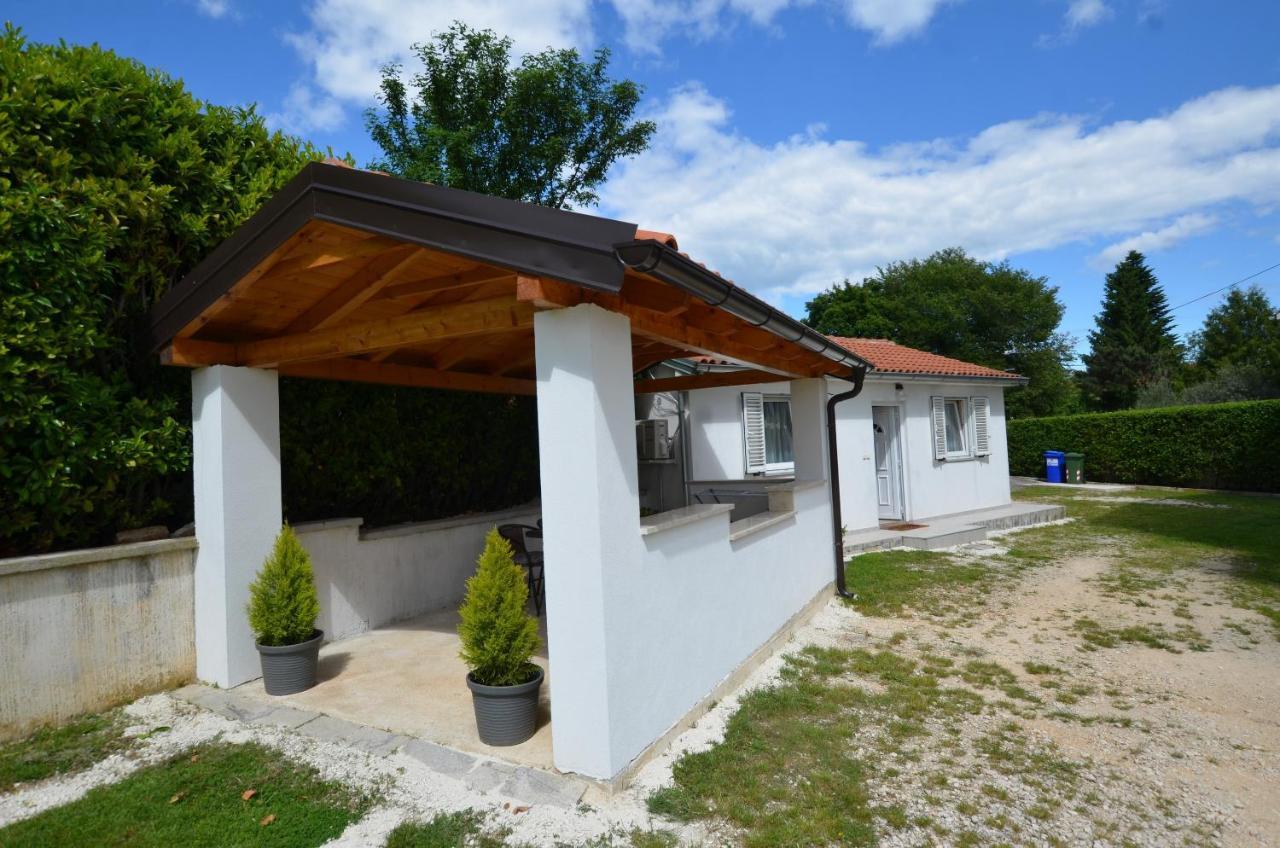 Zminj Apartments Екстериор снимка