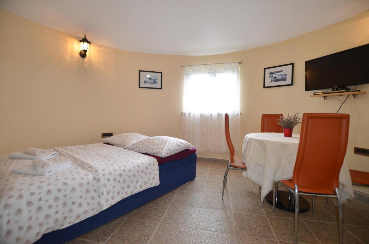 Zminj Apartments Екстериор снимка