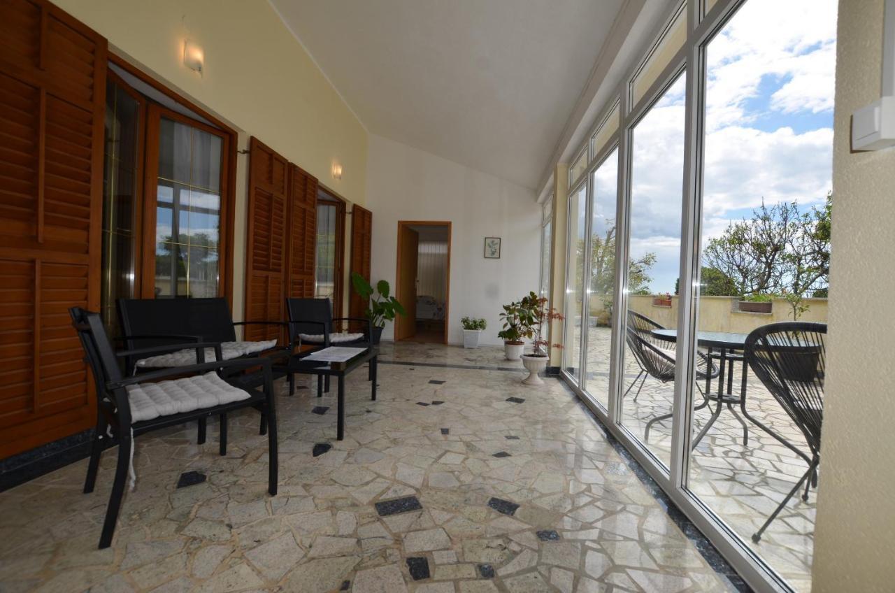 Zminj Apartments Екстериор снимка
