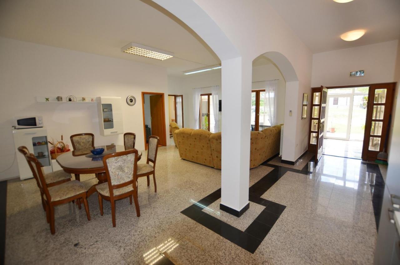 Zminj Apartments Екстериор снимка